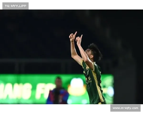 王钰栋进球后泪洒球场，将进球献给意外离世的队友